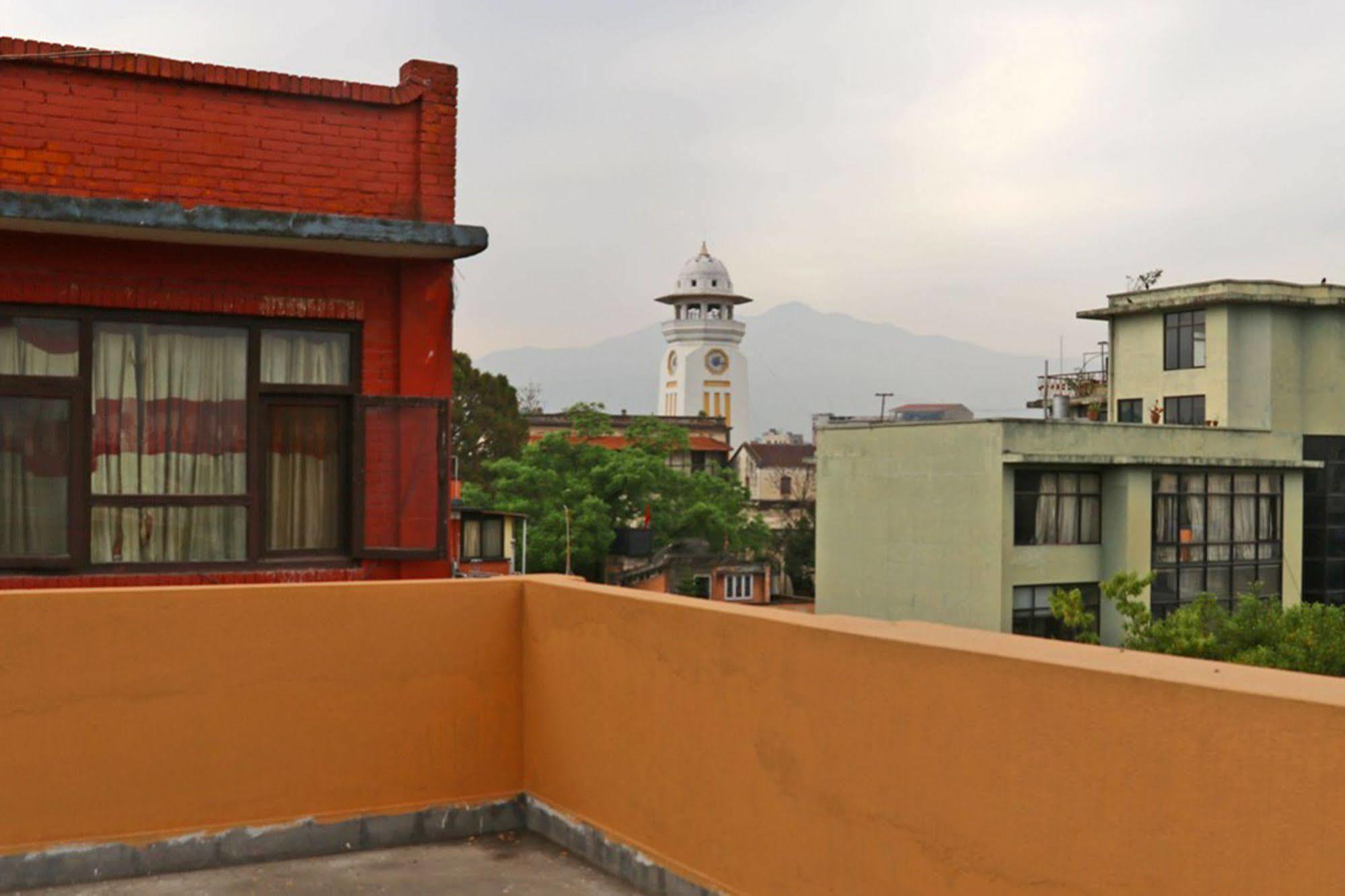 Hotel Holiday Taj Katmandu Zewnętrze zdjęcie